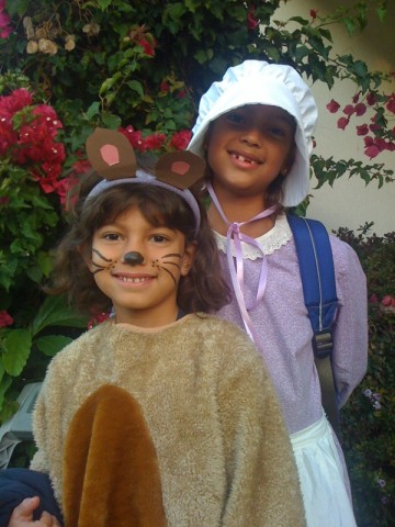 Valentina y Camila - Octubre del 2009