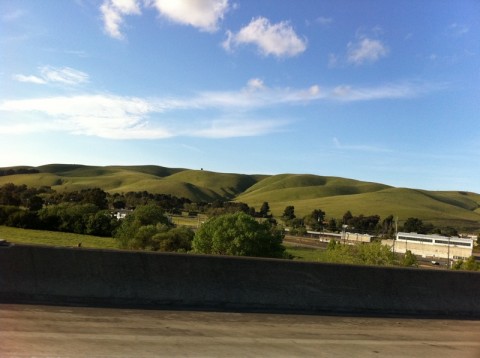 Una loma verde