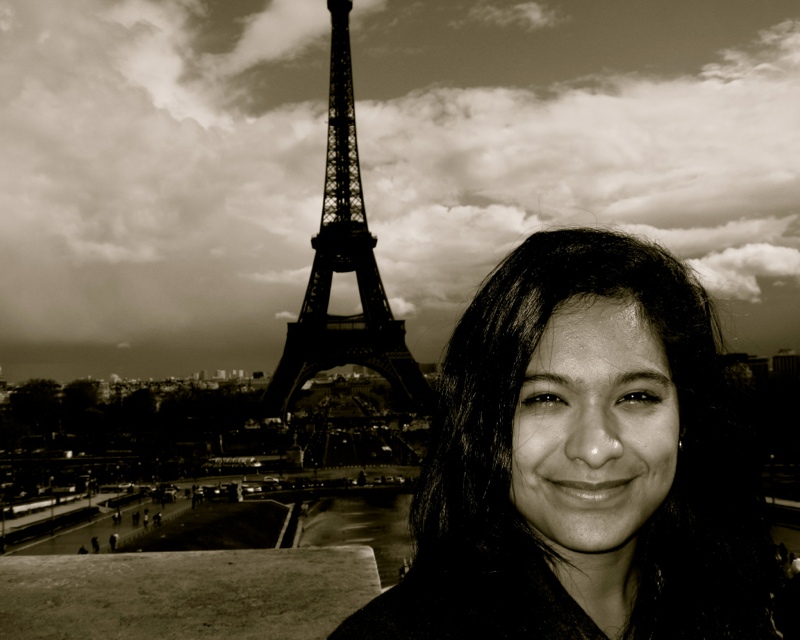 Chando enfrente de la torre Eiffel