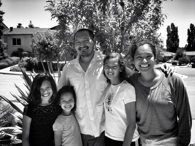 Orlando y sus hijas en el día de los padres - 2013