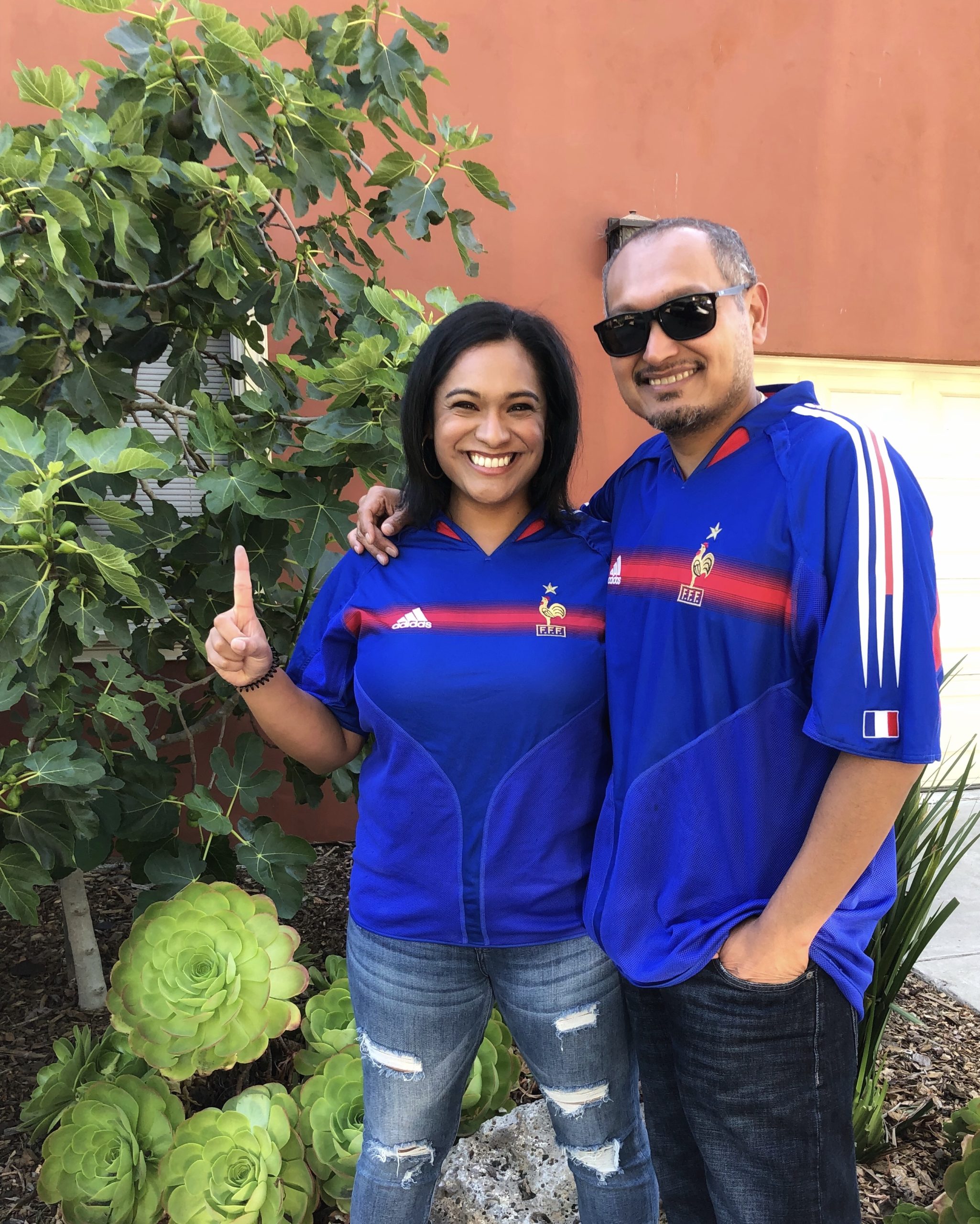 Chando y Orlando con la camisa de la selección francesa