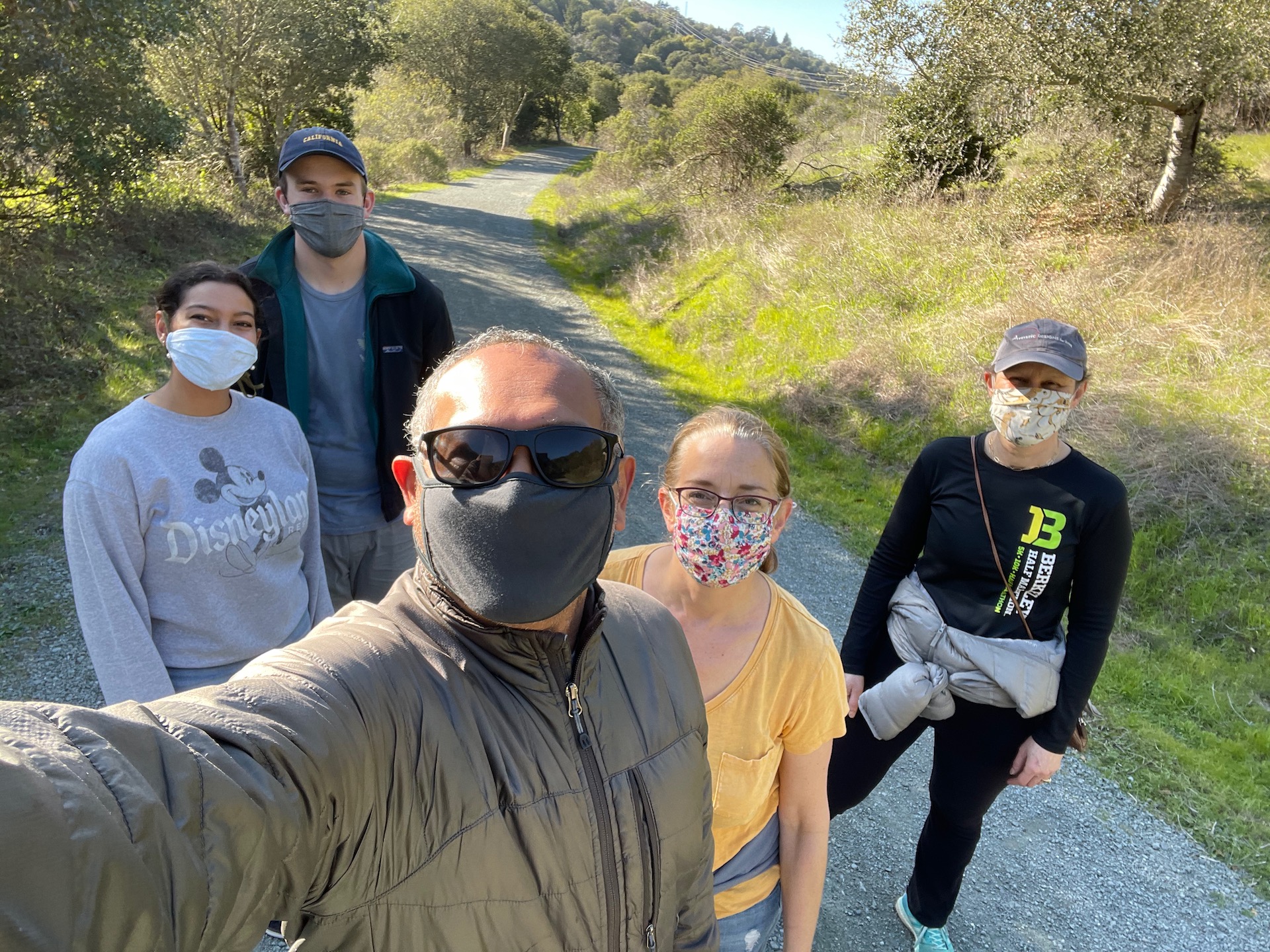 En una caminata por Tilden Park con la familia