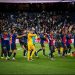 El equipo del FC Barcelona celebrando después de ganar el clásico